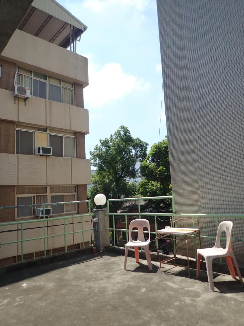 City Hut 1828 Tainan Buitenkant foto